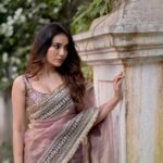 Women's Luxurious Mauve & Purple Art Silk Saree with Intricate Golden Zari & Broad Embroidered Border – Complete with Brocade Blouse for Festive & Wedding Wear 4 photo 6143033497053415197 y Divohum